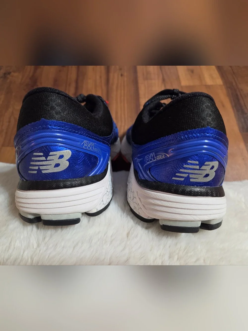 New Balance 1260v7 Pacific Blue Men’s Running Shoe with Black Trim Sz 10 1/2